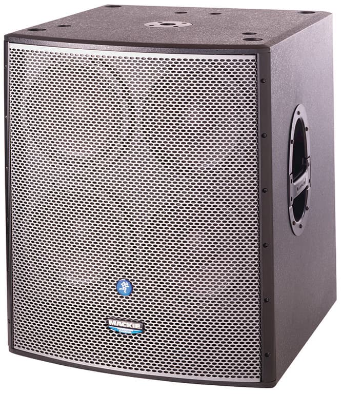 MackieS410s-3Qtr-pichi