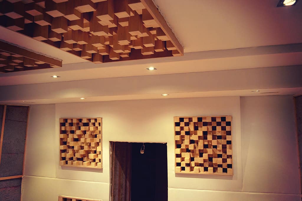 16b-Fabric-finished-on-ceiling-and-back-wall-pichi