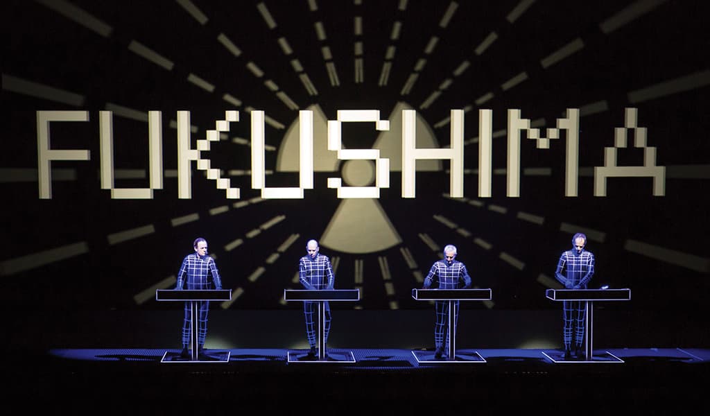 Kraftwerk-perform-Radio-Activity__credit-Daniel_Boud-003-pichi