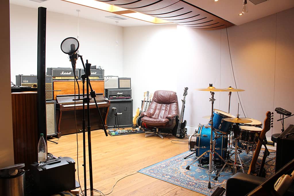Temper-Trap-Studio-pichi