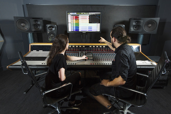 neve-studio-audio-facility-2_rs