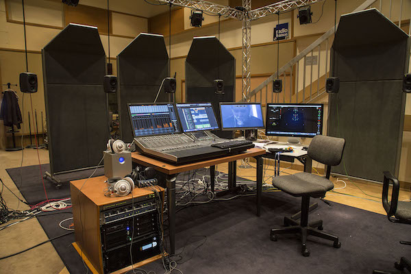 RF-1600px-3_rs