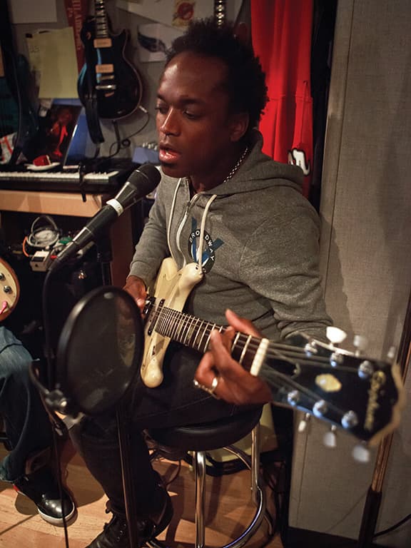 2012-034_Roots_Fallon_302-copy-pichi