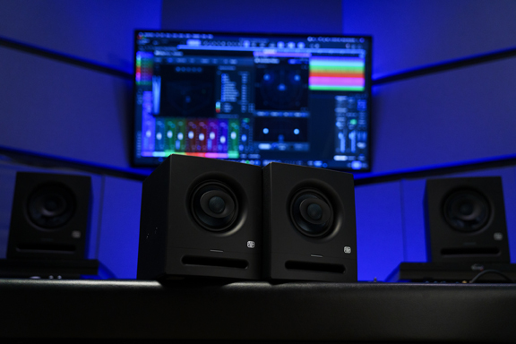 Eris 4 Studio Smaller