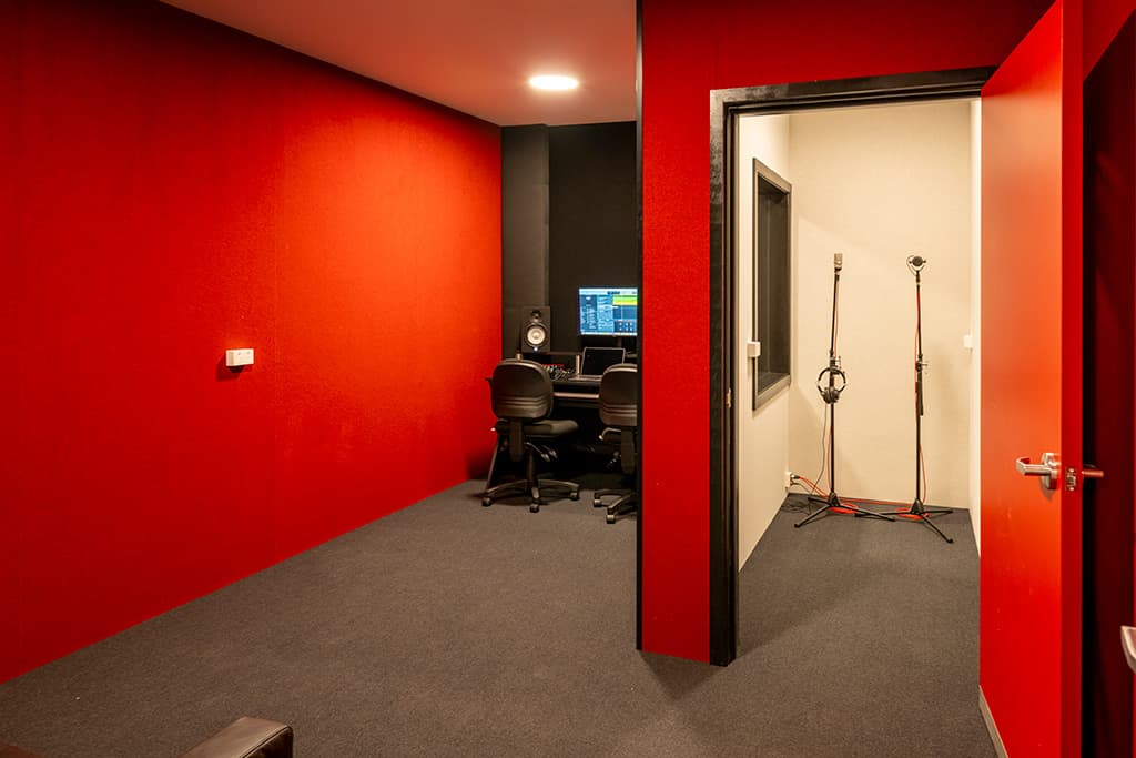 RECORDING-STUDIO-pichi