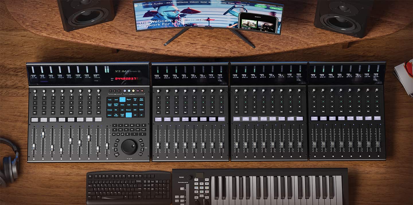 v1m_on-desk-pichi
