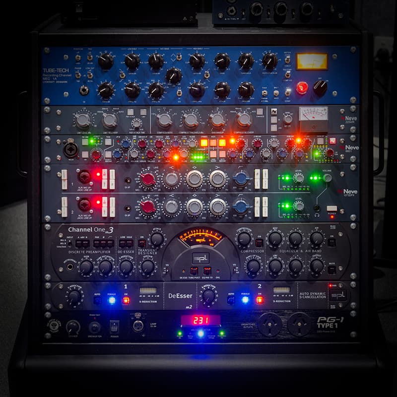 Recording-Room-Left-Rack-pichi