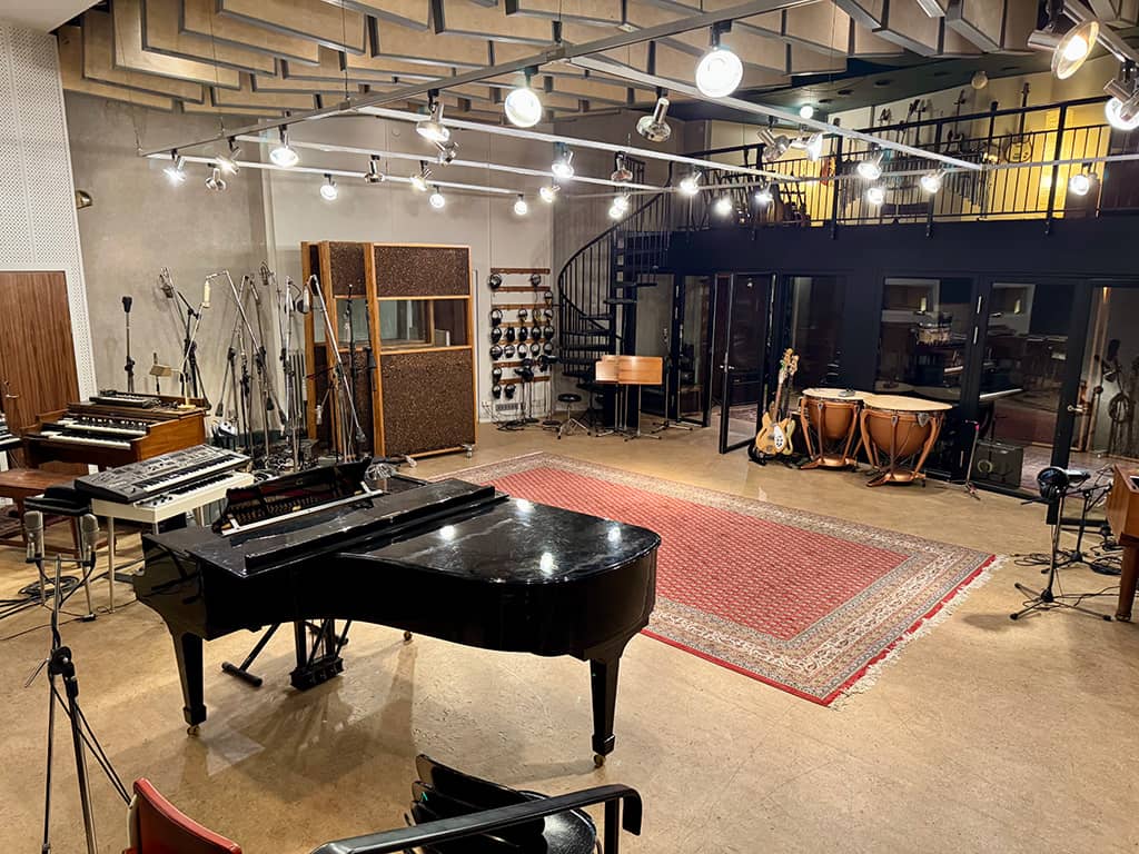 2.The-live-room-pichi
